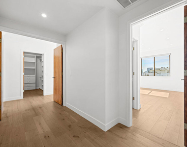 106 N Croft Avenue - Photo Thumbnail 24