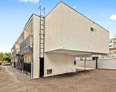 5529 Bonner Avenue - Photo Thumbnail 11