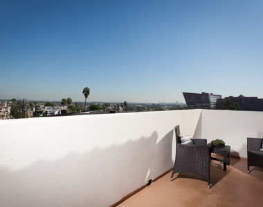 851 N San Vicente Boulevard - Photo Thumbnail 15