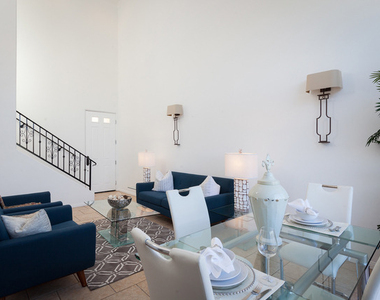 851 N San Vicente Boulevard - Photo Thumbnail 2