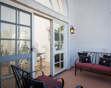 851 N San Vicente Boulevard - Photo Thumbnail 5