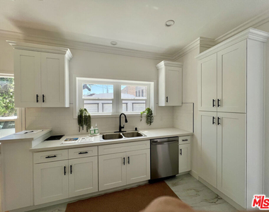 4526 St Elmo Drive - Photo Thumbnail 5