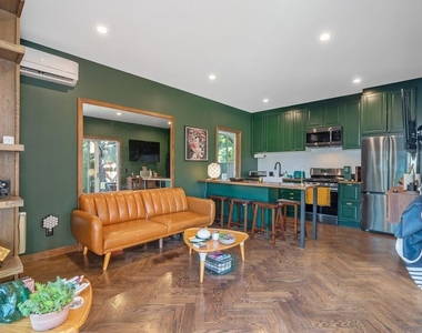 7507 1/2 Lexington Avenue - Photo Thumbnail 1