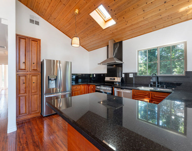 1650 Talmadge Street - Photo Thumbnail 7