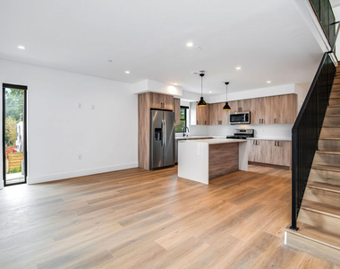 6112 Meridian Street - Photo Thumbnail 6