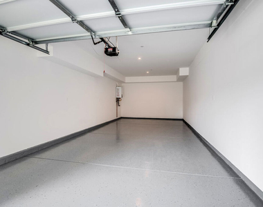 6112 Meridian Street - Photo Thumbnail 1
