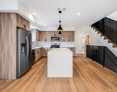 6112 Meridian Street - Photo Thumbnail 8