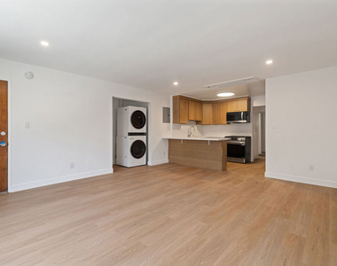 4442 Kingswell Avenue - Photo Thumbnail 6