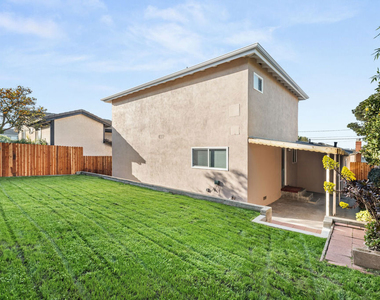 1814 1/2 Spreckels Lane - Photo Thumbnail 12