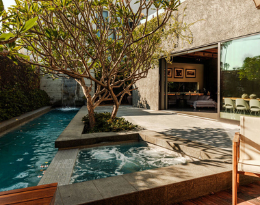 18 17th Avenue - Photo Thumbnail 2