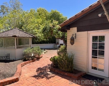 5331 La Glorieta - Photo Thumbnail 5