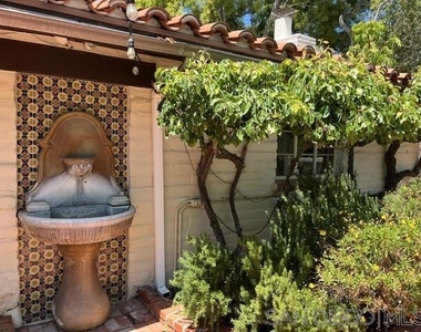 5331 La Glorieta - Photo Thumbnail 2