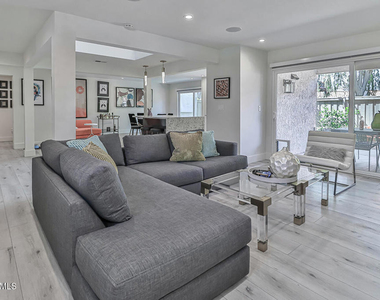 643 Arroyo Oaks Drive - Photo Thumbnail 2