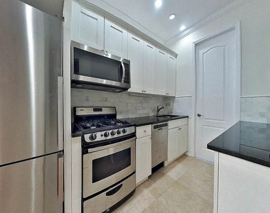101 Lexington Avenue - Photo Thumbnail 4
