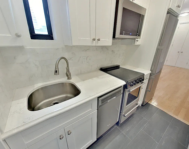 101 Lexington - Photo Thumbnail 5