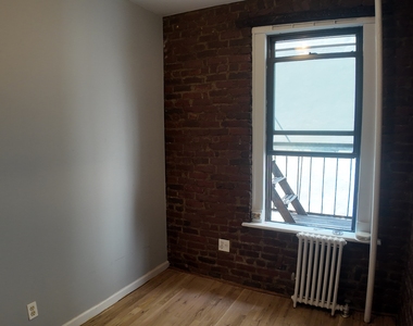 E 13th st - Photo Thumbnail 7