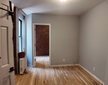 E 13th st - Photo Thumbnail 1