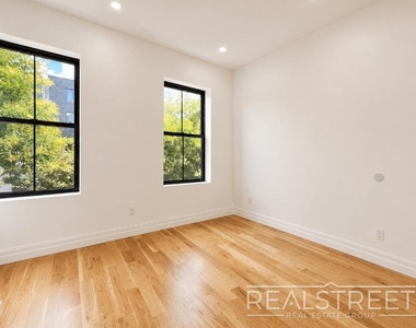 1405 Greene Ave - Photo Thumbnail 12