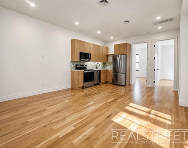 1405 Greene Ave - Photo Thumbnail 2