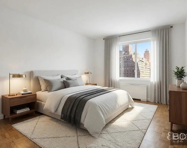 East 71st Street - Photo Thumbnail 4