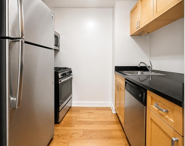 323 West 96th Street - Photo Thumbnail 7