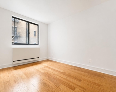 323 West 96th Street - Photo Thumbnail 5