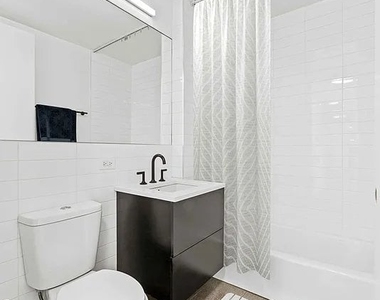 250 East Houston Street - Photo Thumbnail 2