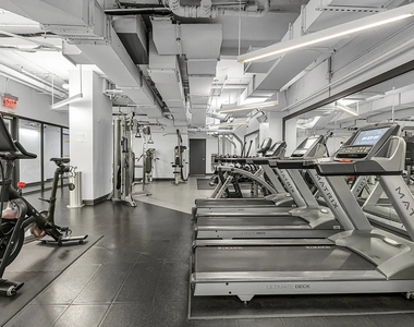 250 East Houston Street - Photo Thumbnail 4