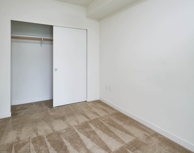 4715 42nd Ave Sw - Photo Thumbnail 1