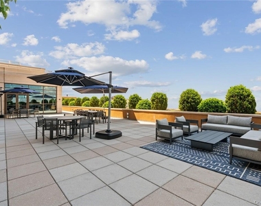 175 Huguenot Street - Photo Thumbnail 20