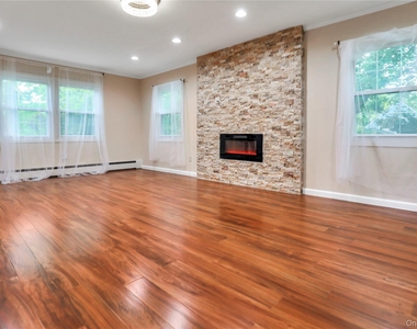 40 Seabrook Lane - Photo Thumbnail 2