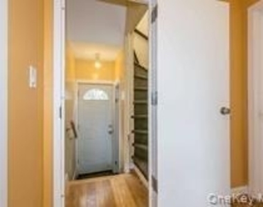 79 Onderdonk Avenue - Photo Thumbnail 9