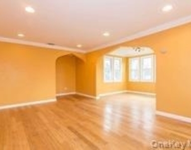 79 Onderdonk Avenue - Photo Thumbnail 4