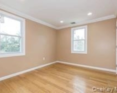 79 Onderdonk Avenue - Photo Thumbnail 8