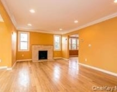 79 Onderdonk Avenue - Photo Thumbnail 1