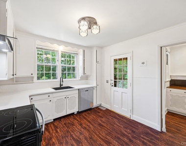 6 Fox Meadow Road - Photo Thumbnail 4