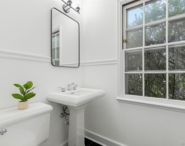 6 Fox Meadow Road - Photo Thumbnail 7