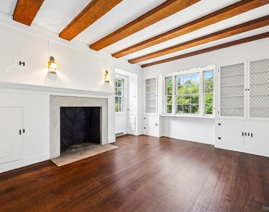 6 Fox Meadow Road - Photo Thumbnail 2