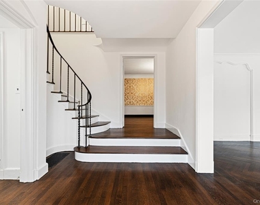 6 Fox Meadow Road - Photo Thumbnail 1