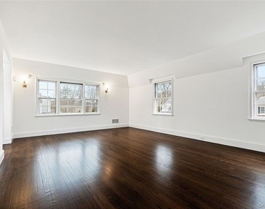 6 Fox Meadow Road - Photo Thumbnail 10