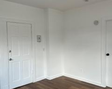 1262 New York Avenue - Photo Thumbnail 3