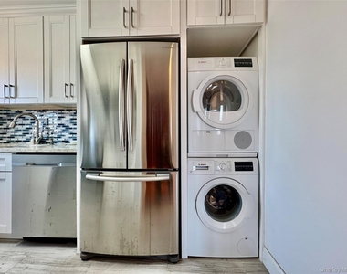 13226 Avery Avenue - Photo Thumbnail 5