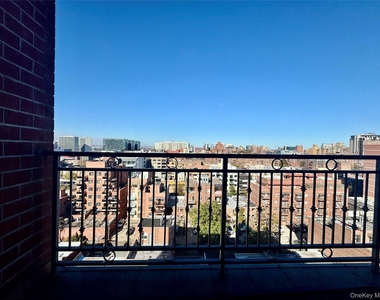 13226 Avery Avenue - Photo Thumbnail 3