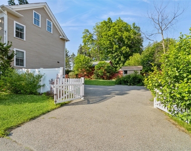 120 Verplanck Avenue - Photo Thumbnail 31