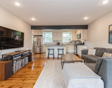 120 Verplanck Avenue - Photo Thumbnail 5