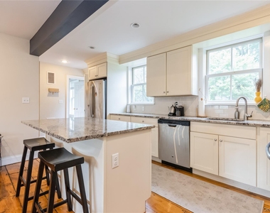 120 Verplanck Avenue - Photo Thumbnail 9