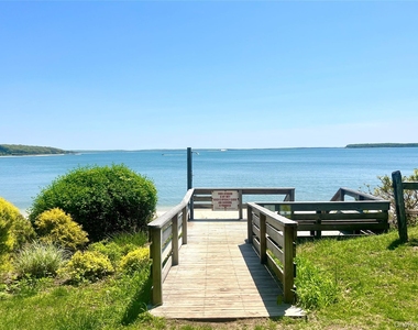 610 Eastwood Drive - Photo Thumbnail 4