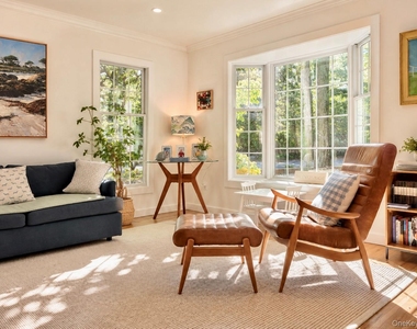 610 Eastwood Drive - Photo Thumbnail 9