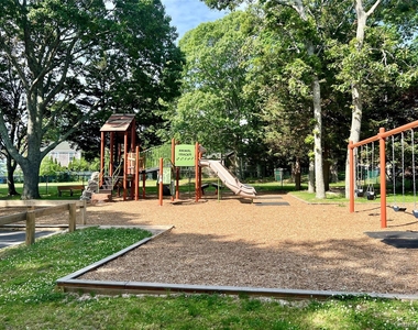 610 Eastwood Drive - Photo Thumbnail 6