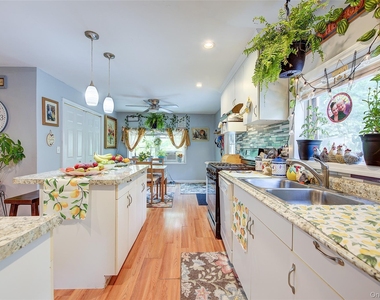 8 Carl Place - Photo Thumbnail 5